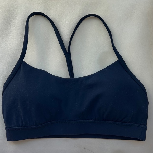 Lululemon Flow Y Bra Nulu *Light Support A-C cup in Navy - Picture 1 of 3